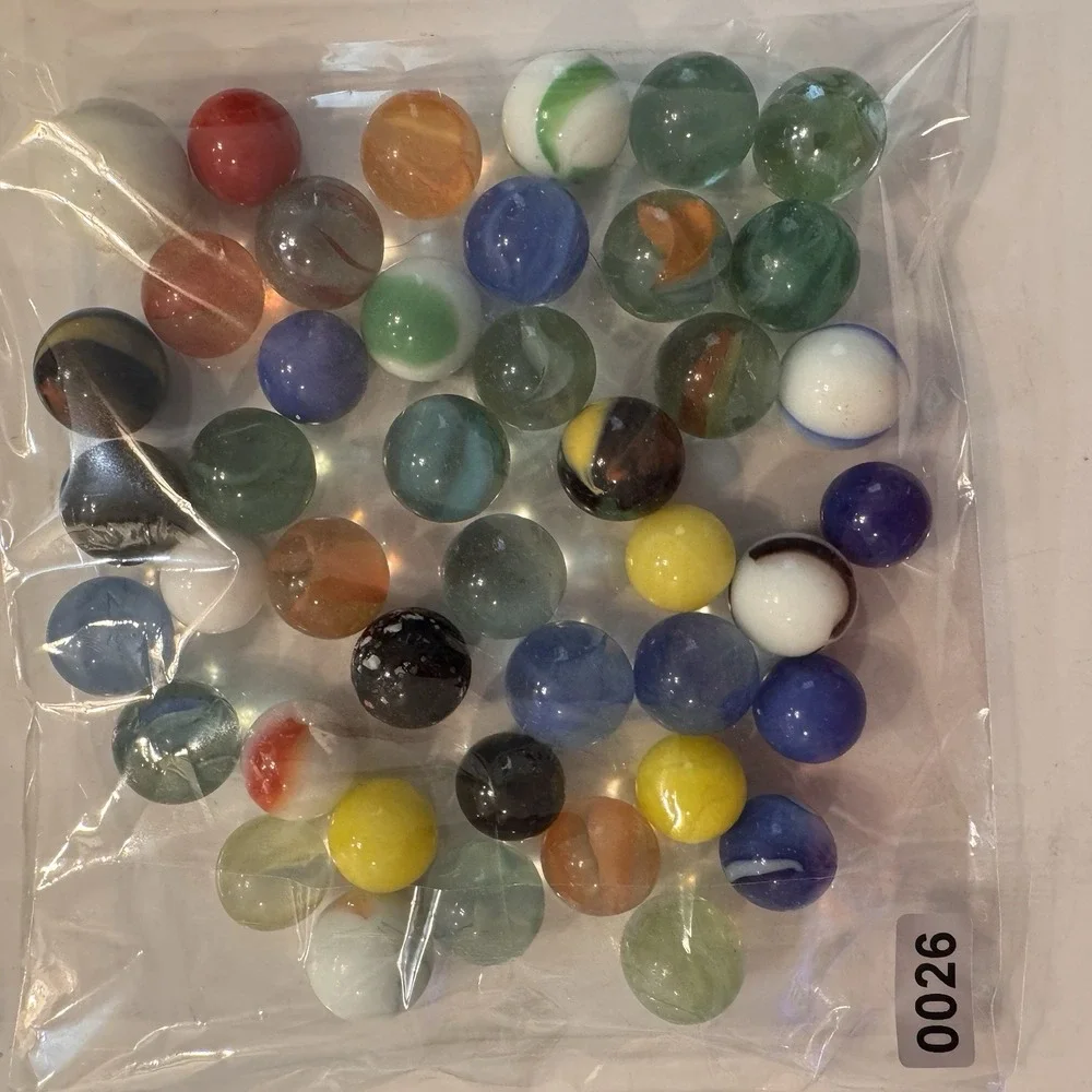 ESTATE Find lot of vintage Marbles Banana Cats Eye Blizzard‎ Helmets More 0026